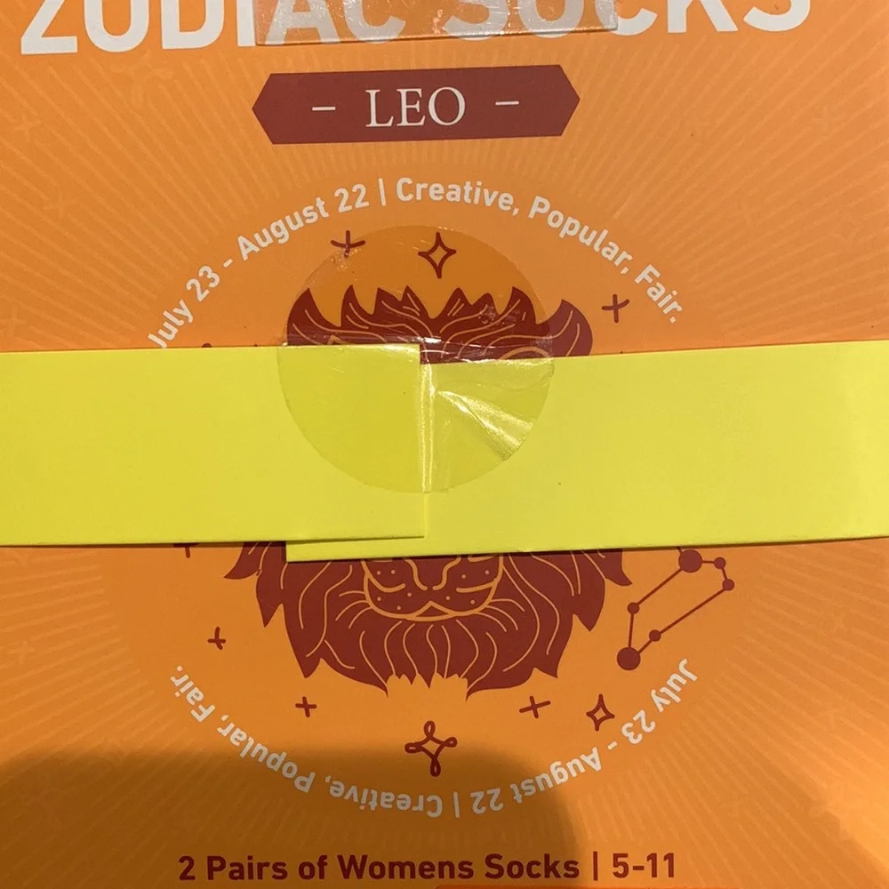 LMT: Leo Lion Zodiac 2pk Women Socks Astrology Celestial Horoscope